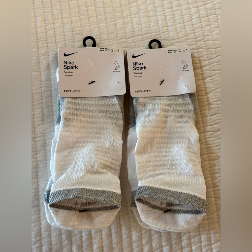 Nike Spark White Running Socks - 2 pairs Size (W 11.5-13) (M 10-11.5) NWT!